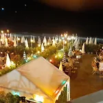 Bed & Breakfast Exclusive Dans 2 Pieces 40 M2 Atypique Original Dans Grande Structure Type D'hote 80 M2 200 M Promenade Des Sejour 4*