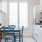 Apartment The Place To Be In