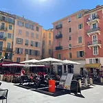 Apartment Old Town Place Rossetti Themed 2br Full Air Conditioning