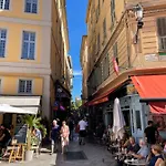 Old Town Place Rossetti Themed 2br Full Air Conditioning * Nice
