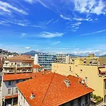 Nestor&Jeeves - Chill Lounge - City Center, Close Sea