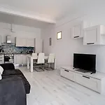 Apartment Nestor&jeeves - Royal - Central, Close Sea