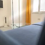 Nice Centre-Ville Studio En Etage Refait A Neuf