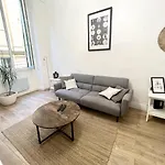 Sublime Appartement 2 Pieces Au Coeur De La Vieille Ville