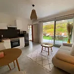 Cosy 2 Pieces, Jardin Privatif Et Piscine Fabron Apartment *