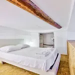 Studio Avec Mezzanine Au Coeur De La Vieille Nice