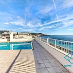 Royal Lux Spacious Seaside Pool