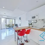 Royal Lux Spacious Seaside Pool Apartment