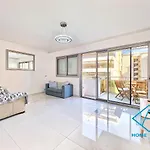 Royal Lux Spacious Seaside Pool *