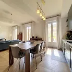 Nestor&jeeves - Belle Epoque - Central, Close Sea Apartment *