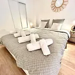 Petit Cocon En Duplex - Centre-ville & A 2 Minutes *