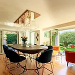 Luxury Villa *