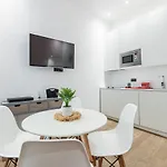 Garibaldi Square - Cozy 1 Bdr Old Town Apartment *