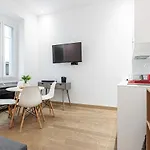 Garibaldi Square - Cozy 1 Bdr Old Town Apartment *