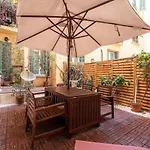 Spacious And Elegant Apartment With Sunny Terrace