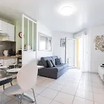 Quiet 1 Bdr Port! Close Place Du Pin Garibaldi