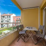 Quiet 1 Bdr Port! Close Place Du Pin Garibaldi *