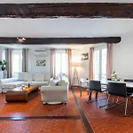 Large 3 Bdr Old Town - Ac