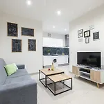 Charming 1 Bdr Old Town