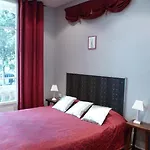 Hotel Victor Hugo 2*