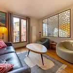 Spacious And Bright Flat Close To The : Heart Of Old