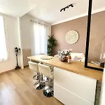 - T3 Renove De 50 M2 Classe 2 Etoiles Nice