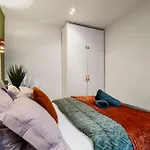 Renting - 9b Massena - Chic Escape In The Heart Of Comfort & Charm ! Apartment