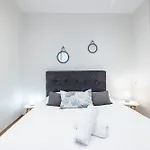 Charming 1 Bdr Old Town