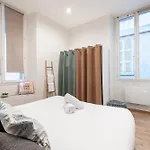 Charming 1 Bdr Old Town Apartment *