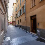 Charming 1 Bdr Old Town Apartment