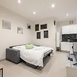 Charming 1 Bdr Old Town Apartment *