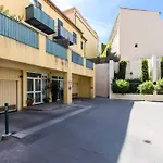 2 Bdrs & Parking In The Old Town !