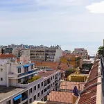 Extraordinary View On Port And Castle Hill - 1 Bdr & Parking