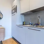 Refined & Cozy 1 Bedroom Downtown Nice