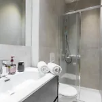 Refined & Cozy 1 Bedroom Downtown Apartment *