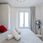 Magenta Square Central 1 Bdr With Ac