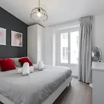 Magenta Square Central 1 Bdr With Ac