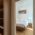 Apartment #22 Emma 2bdr Balcony Center Town 2mins Tramway