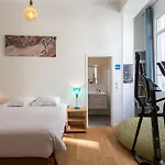 Apartment #22 Emma 2bdr Balcony Center Town 2mins Tramway