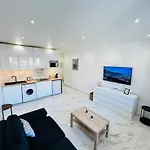 Promenade Des Apartment