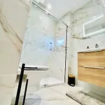 Promenade Des Apartment