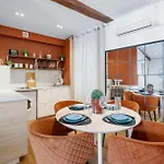 Apartment Renting - 9b Massena - Chic Escape In The Heart Of Comfort & Charm ! Nice