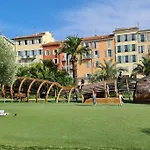 Jean Jaures - Vieux Nice Superbe T2 Ensoleille Avec Grand Balcon