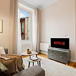 Renting - Dabray - Chic & Spacious In The Heart Of - Prime Location Near Attractions Nice