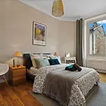 Apartment Renting - Dabray - Chic & Spacious In The Heart Of - Prime Location Near Attractions *
