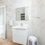 Lovely 2 Bdr Harbor Apartment Nice