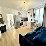 Lumineux appartement deux pièces