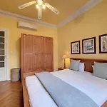 Nestor&Jeeves - Provencal - Central - Near Beach