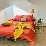Elegant Mansarde-place Du Pin Apartment