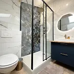 Apartment Elegant Mansarde-place Du Pin